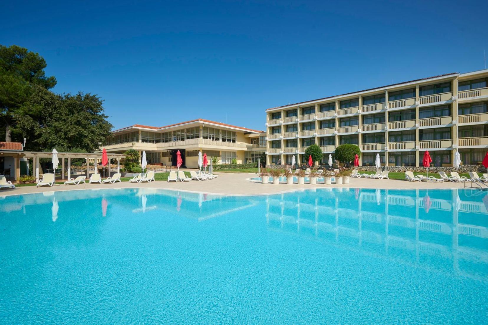 Aurora Plava Laguna Hotel 4*